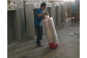 柜式七氟丙烷滅火裝置包裝搬運裝車現(xiàn)場